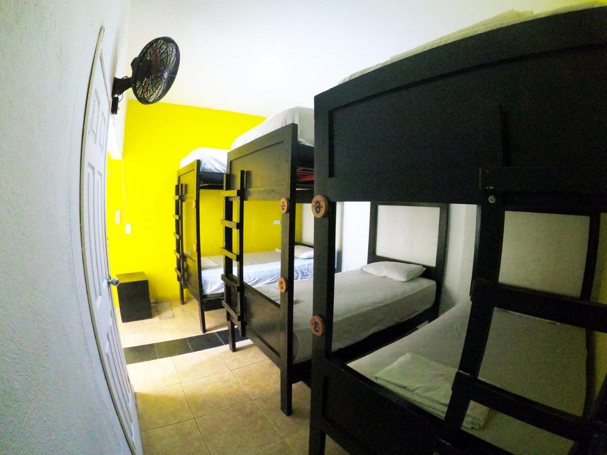 Kiwi Suites Hostel Montanita Luaran gambar