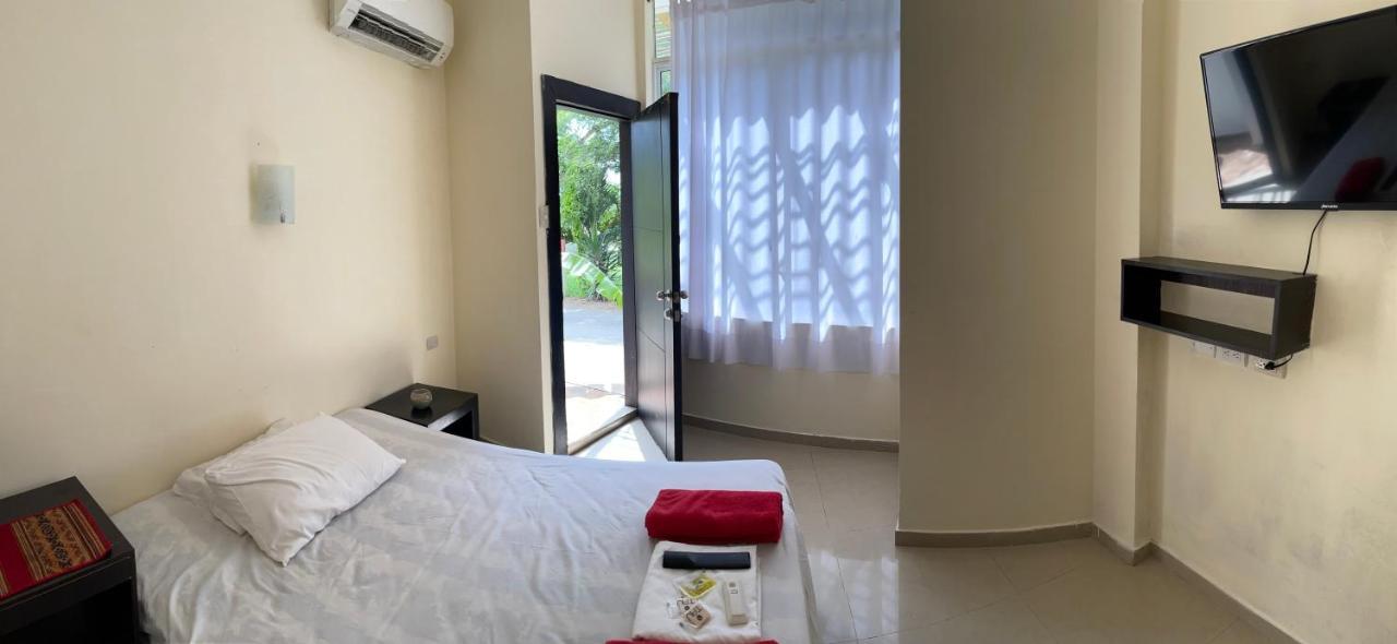 Kiwi Suites Hostel Montanita Luaran gambar